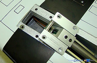 <b>Spacer added to level up gear mounting surface.</b>